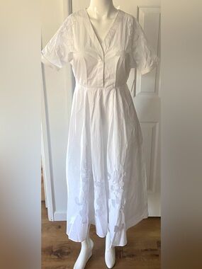 NWT Ellen Tracy Tracy White Cotton Blend Short Sleeve midi lace dress. Vac/sum.